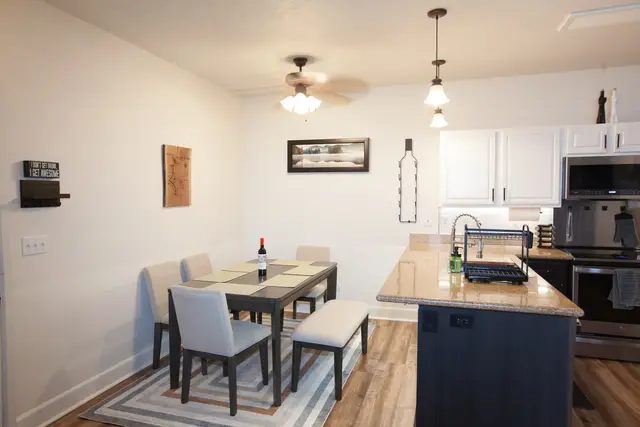 Kitchen and dining room with seating for 6 at Pheasant Run Condo, Coeur d'Alene Idaho