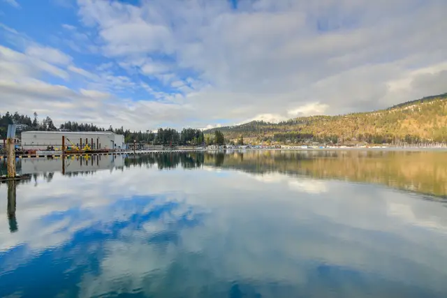 The beautiful Lake Pend Oreille at Bay-View Cabin, Bayview Idaho